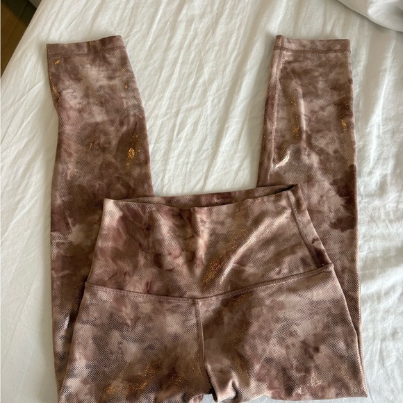 Lululemon Tie-Dye Sports Bra and Leggings Set - Picture 2 of 6